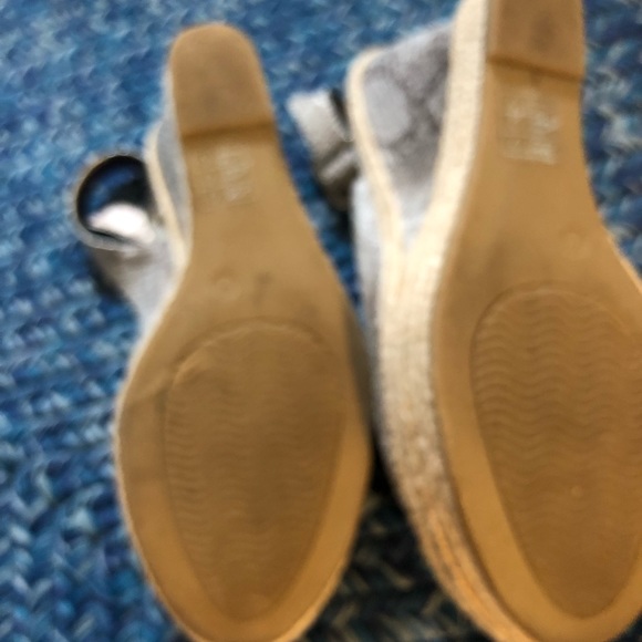 Moda size 6, silver sandals, wedge/platform style - Picture 3 of 4